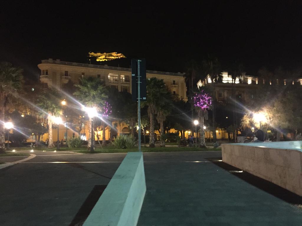 Piazza Alario Apartment Salerno Exterior photo